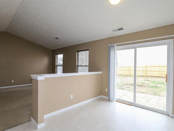5th image of 335 Pepperidge Dr
