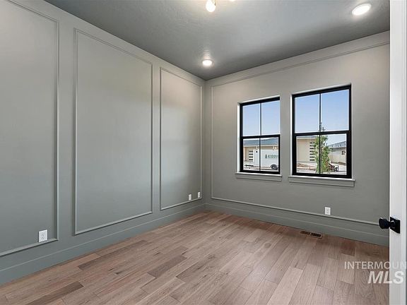 4th image of 3366 W Golden Barrel St