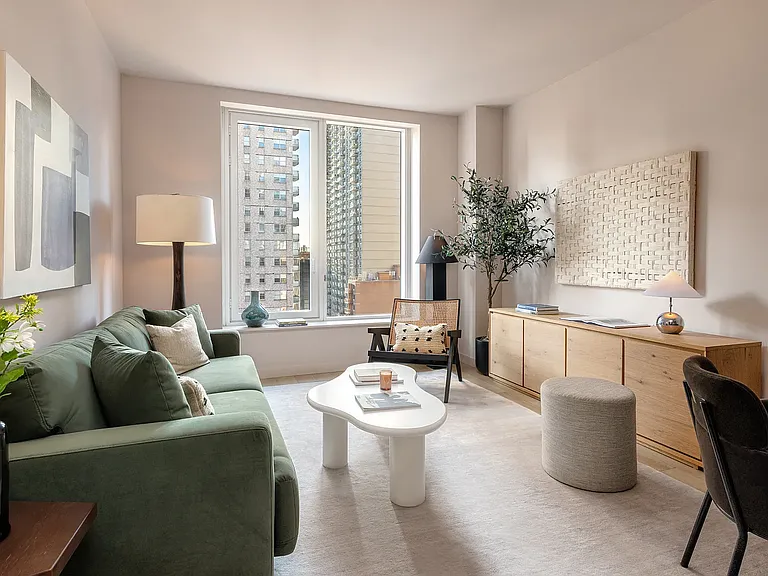 255 E 39th St #2D — Photo 3