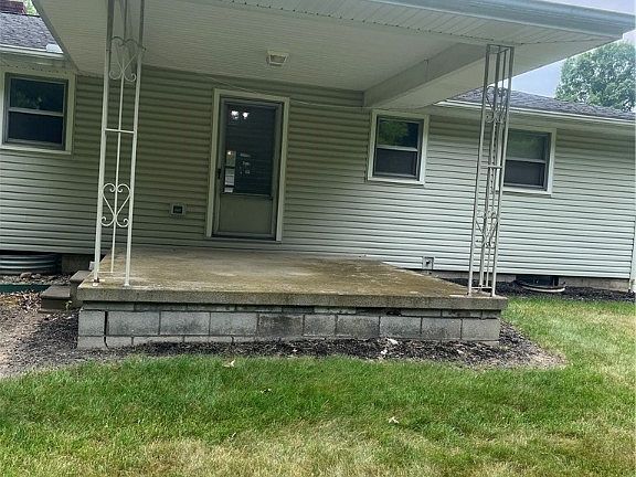 3rd image of 2229 Sprucewood Dr