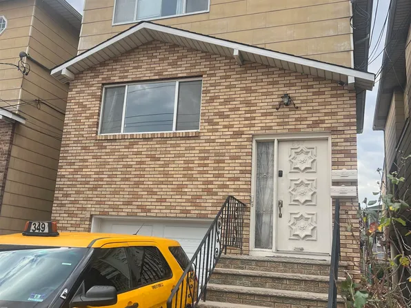 607 Sussex Street image 3 of 9