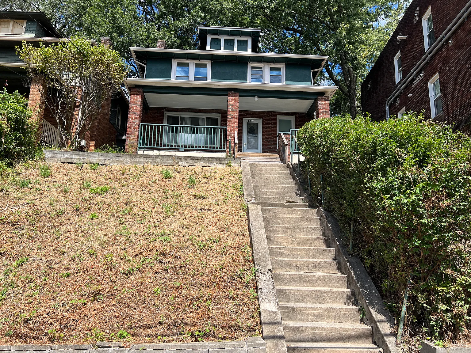 5521 Hobart St photo 1
