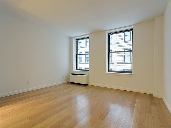 3rd image of 37 Wall St APT 17T