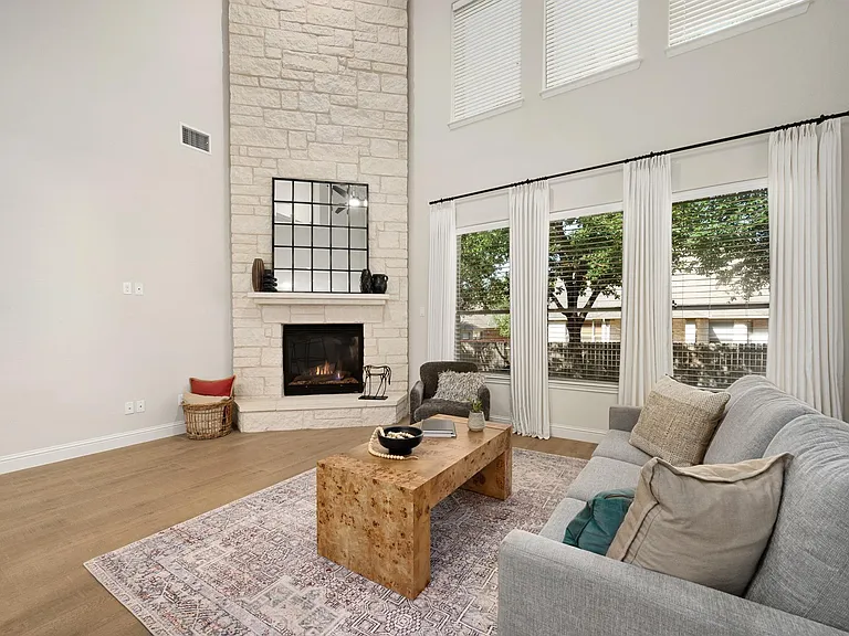 8620 Alophia Dr — Photo 6