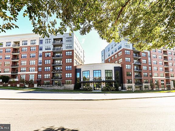 2nd image of 2960 Vaden Dr Unit 2-406