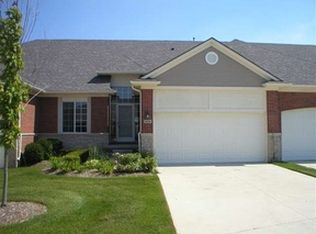 14779 Village Park Cir, Shelby Township, MI 48315