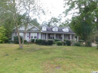 611 Longleaf Dr, Loris, SC 29569
