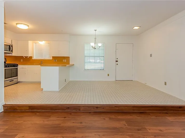 2502 Trailside Dr #B — Photo 2