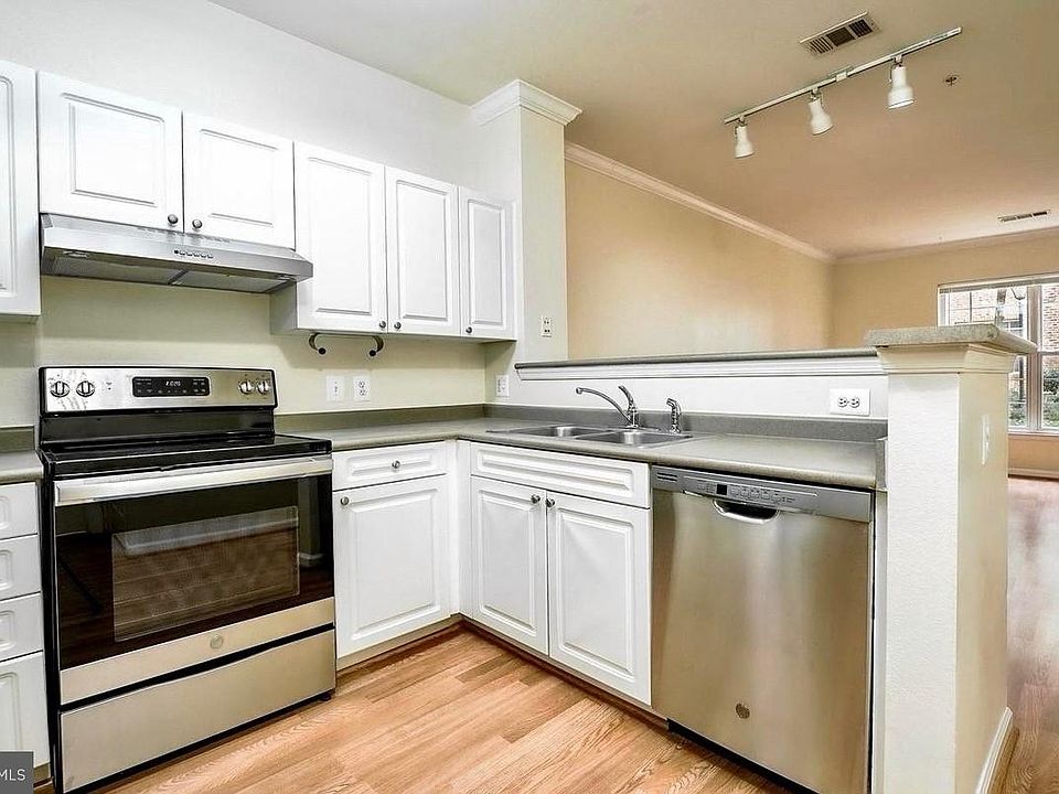 1st image of 3021 Nicosh Cir Unit 1103