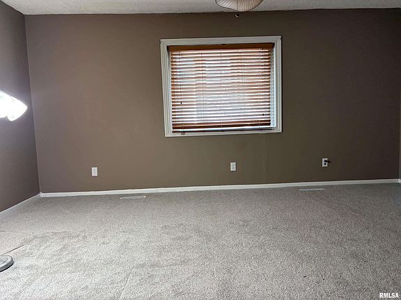 5th image of 3513 S Cherokee Rd