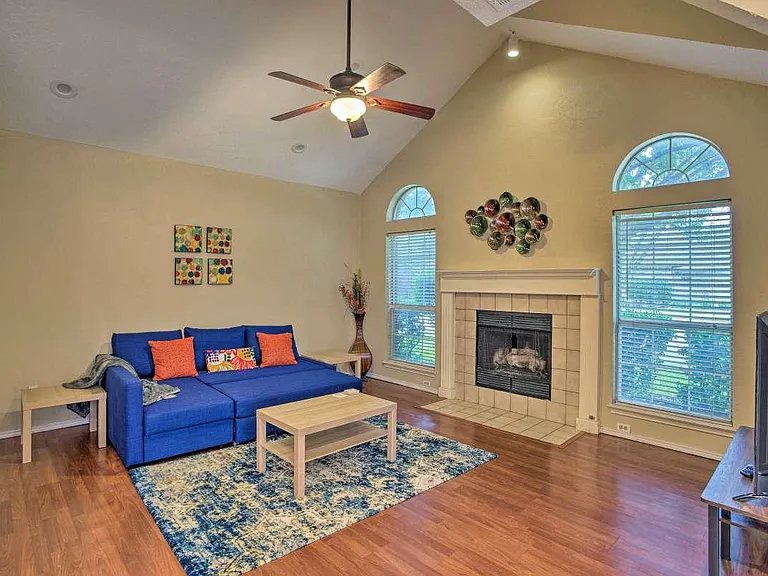 544 Raintree Cir — Photo 5