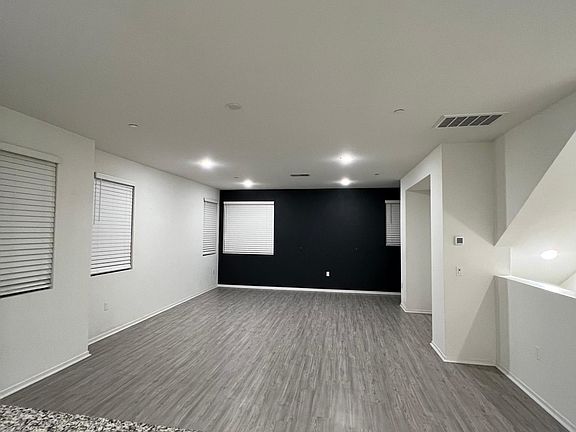 2nd image of 5503 Sandcliff Ln #152