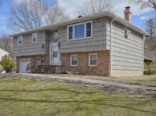 7 Beardslee Hill Dr, Franklin, NJ 07416