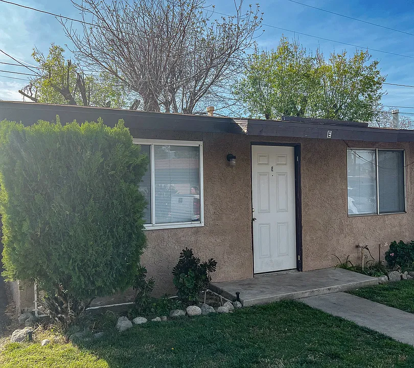560 E Oakland Ave