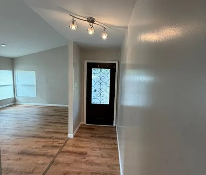 815 Cedar Oaks Ln — Photo 23