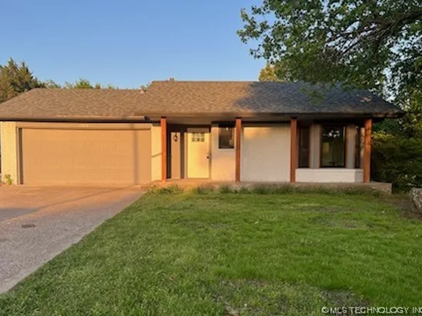 1503 Oakwood Dr, Henryetta, OK 74437