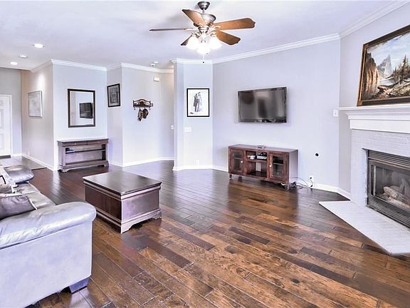 5th image of 4121 Shores Ct