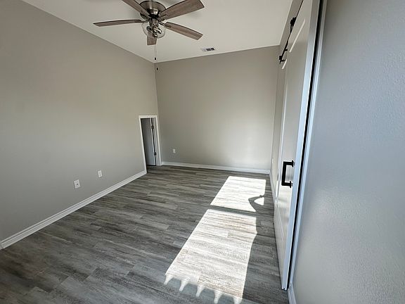 5th image of 2606 Marguerite St