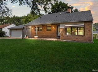 33500 Stocker St, Farmington Hills, MI