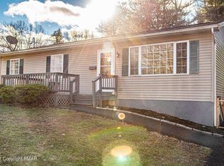 403 Cottontail Ln, East Stroudsburg, PA 18301