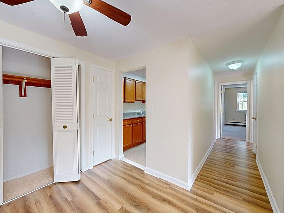 5th image of 180 Main St APT 3304