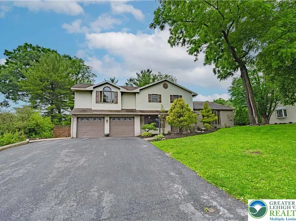1450 Coventry Rd S, Allentown, PA 18104