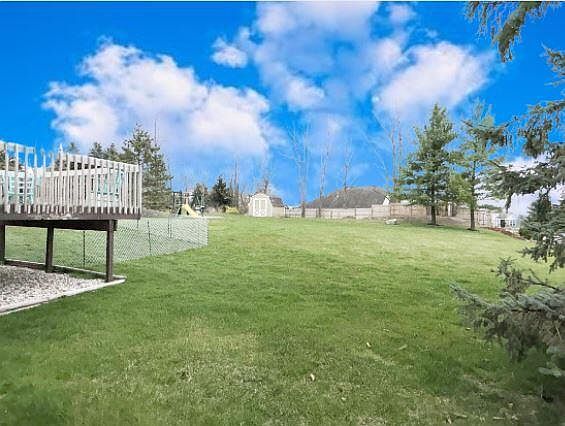 2nd image of 3692 Hillside Dr