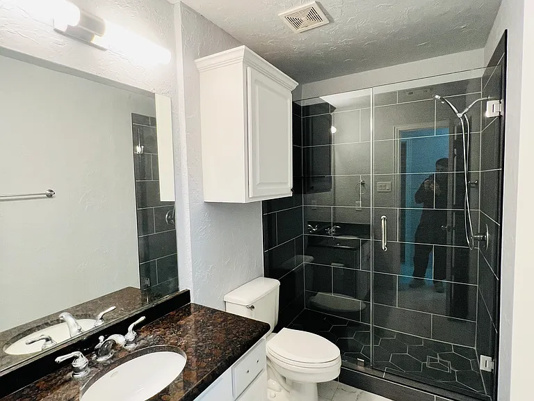 2nd Bathroom