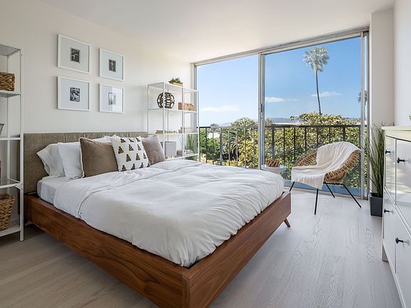4th image of 220 San Vicente Blvd Unit 308