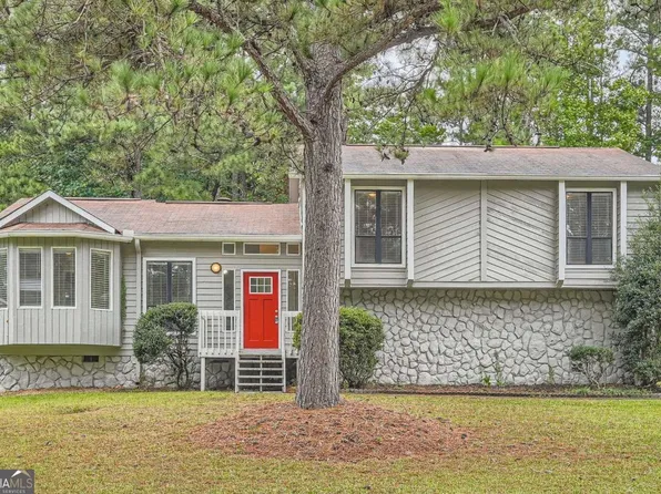 1945 Chateau Ln, Lithia Springs, GA 30122