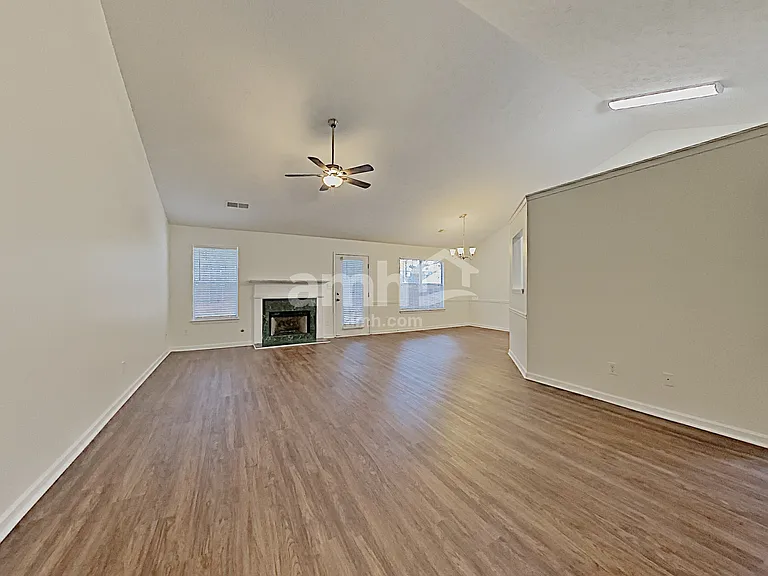 2462 Heatherton Ct — Photo 8