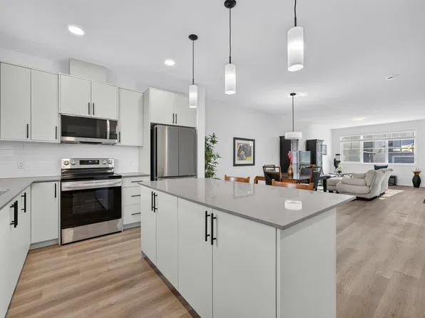 3983 Wren Loop NW, Edmonton, AB T5S 0S9