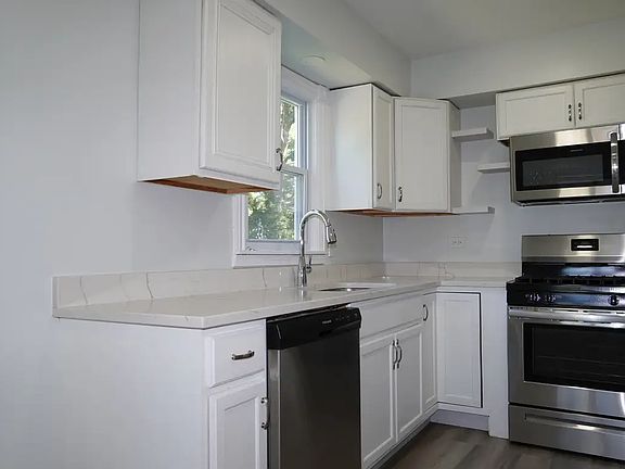 5th image of 123 N Glenwood Ave