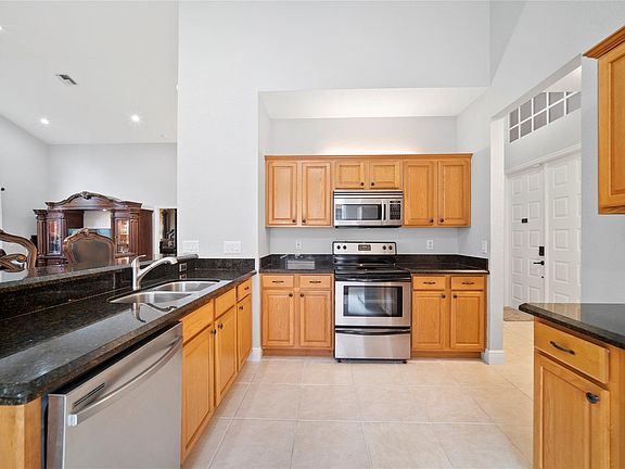 5th image of 6340 NW 78th Drive