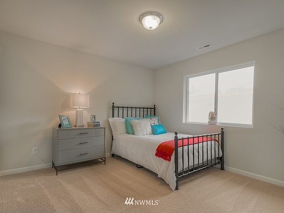 3rd image of 710 100TH AVE SE Avenue SE #W5