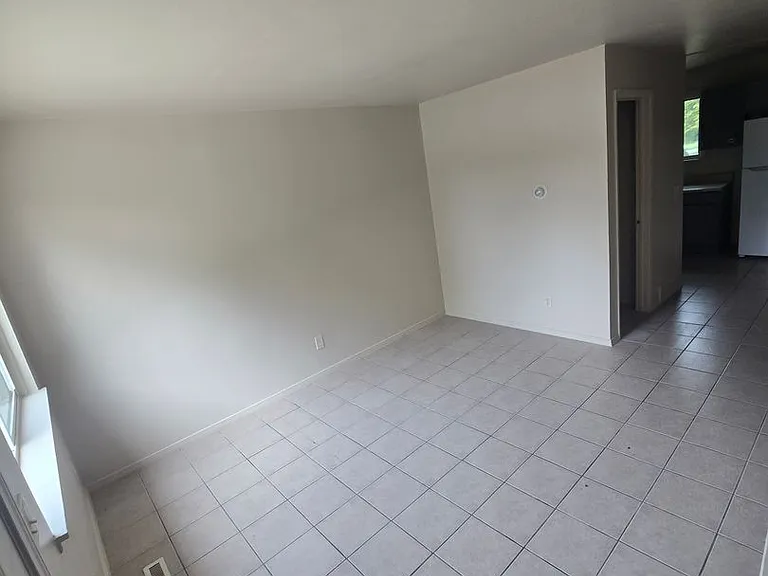 1304 Braley St — Photo 3
