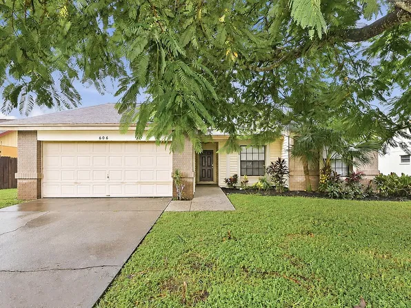 606 49th St E, Bradenton, FL 34208