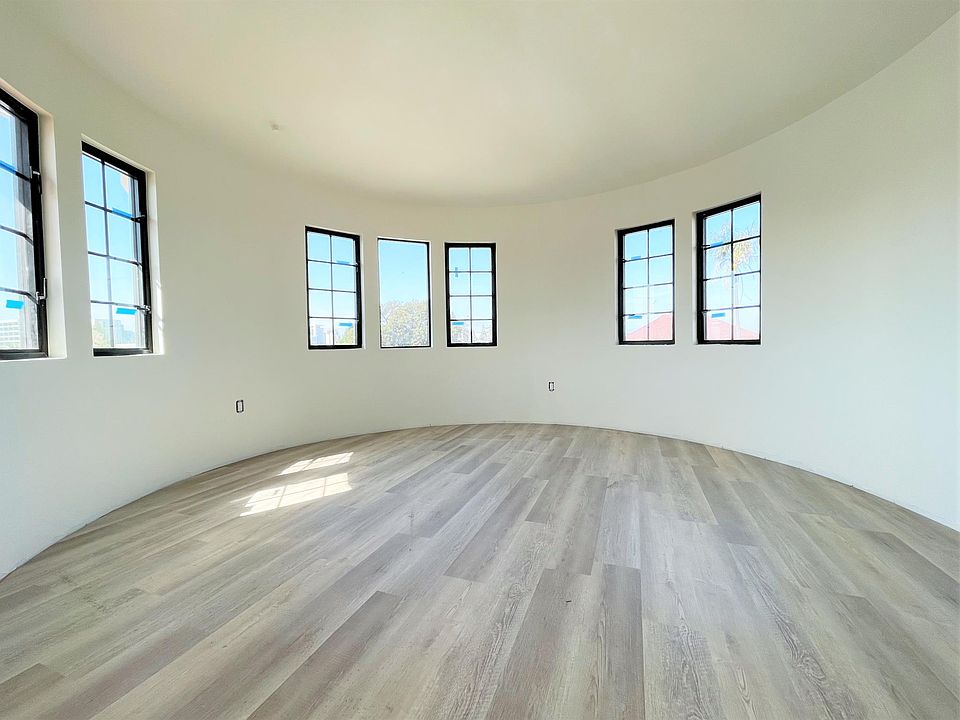 1st image of 2004 4th Ave #301