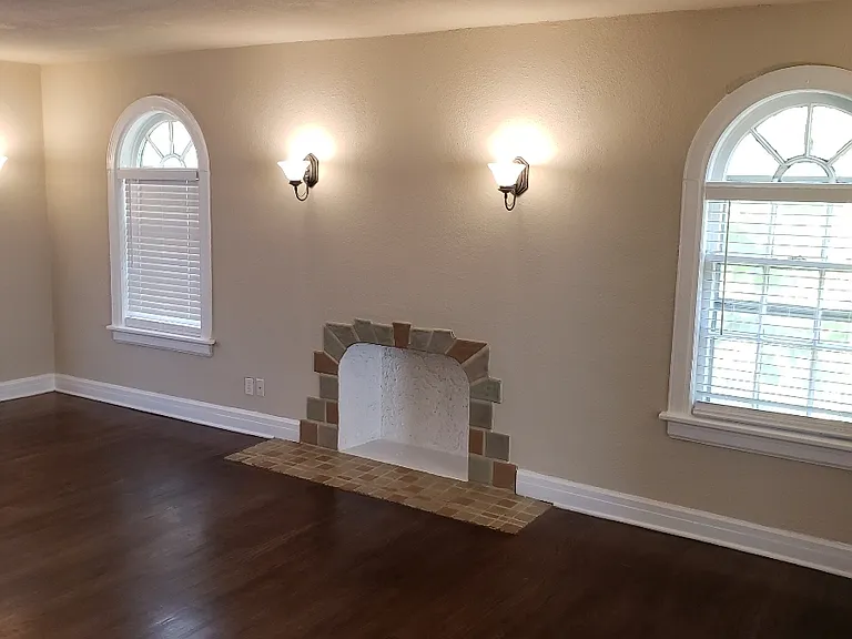 2519 N Robinson Ave #C — Photo 1