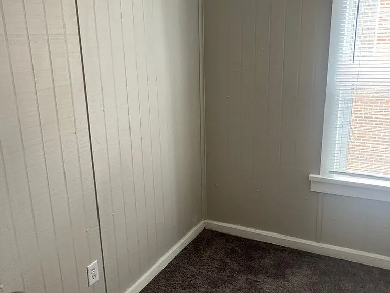 225 Center St — Photo 11