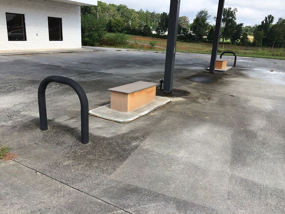 2nd image of 5262 New Highway 68