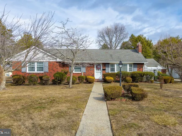 876 S Main St, Williamstown, NJ 08094
