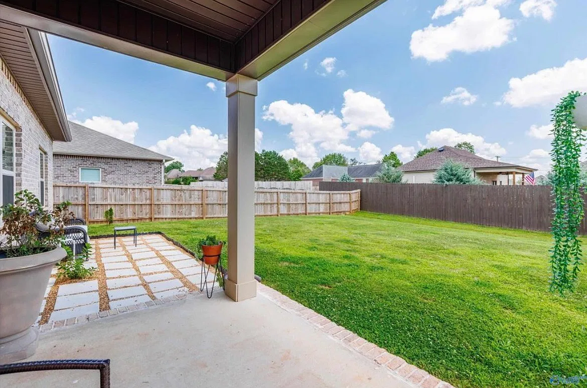 4 bed, 1750 sqft, $1,695 — Photo 4