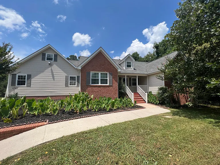 5793 Sunburst Ct — Photo 1