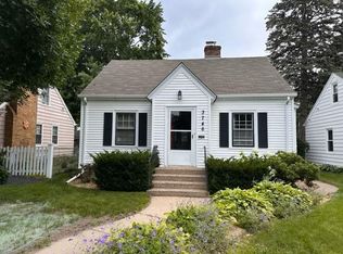 3746 Noble Ave N, Robbinsdale, MN 55422