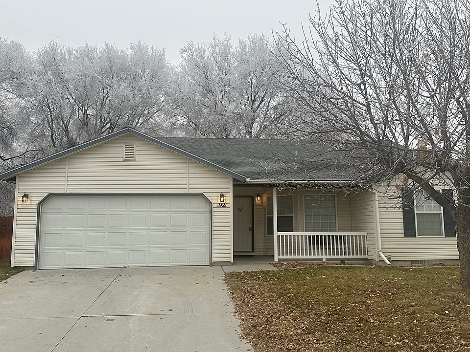 1921 S Plateau Dr