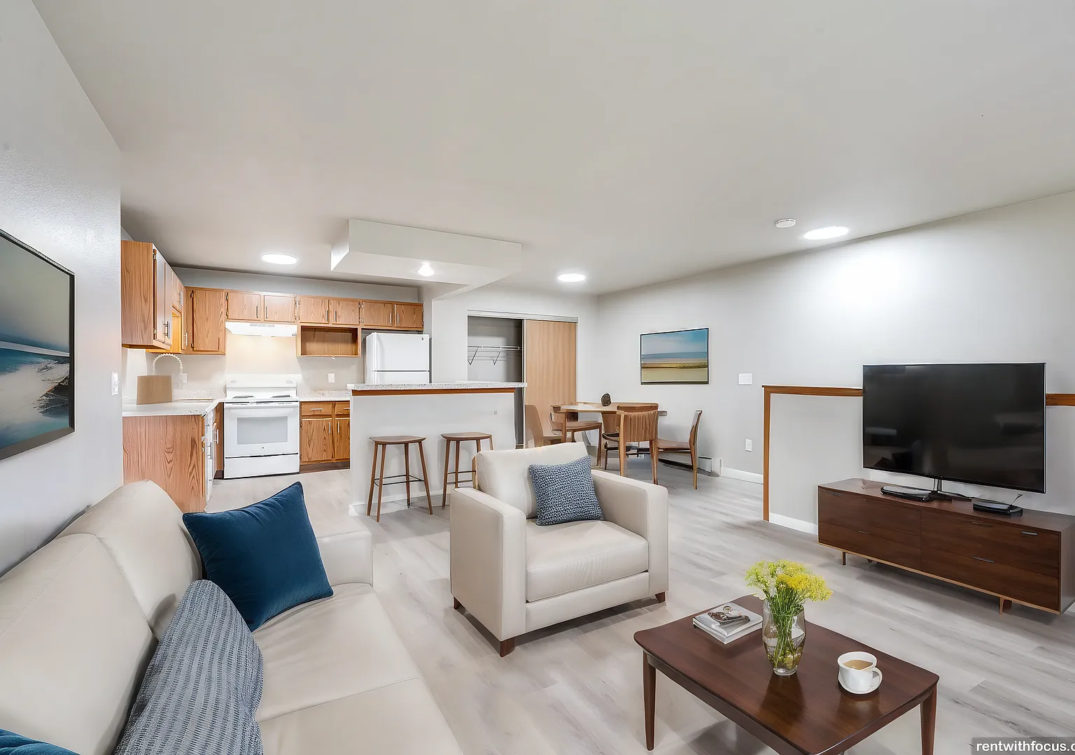 Nova Townhomes — Photo 2