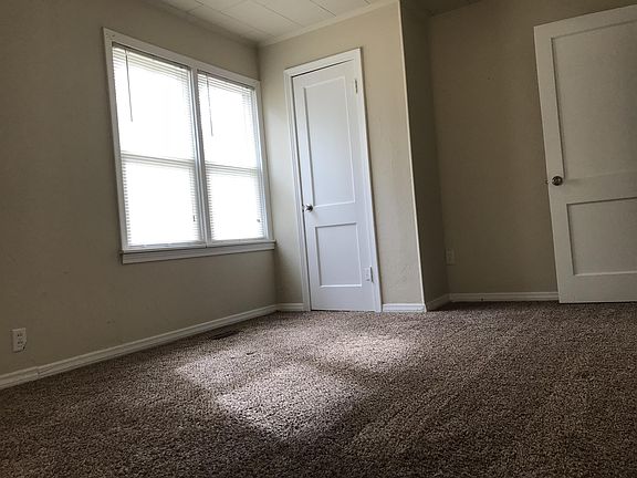 5th image of 1221 N Louisa Ave