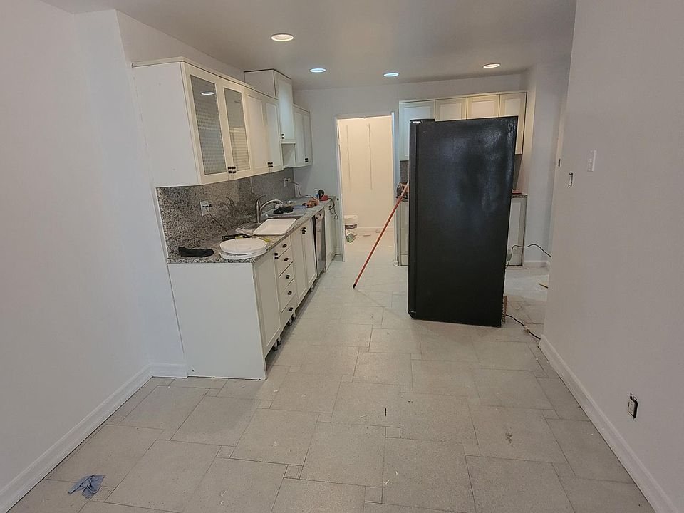 1st image of 2034 Pearson St #2