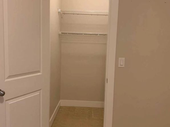 2 bedroom rental in Surrey — photo 5